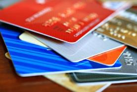 Leia mais sobre o artigo Descubra as Diferenças entre os Cartões Bancários!